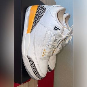 WMNS AIR JORDAN 3 RETRO 'LASER
ORANGE'